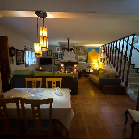 Σπίτι διακοπών Villa Pilar - With Private Pool, Gardens & Parking *
